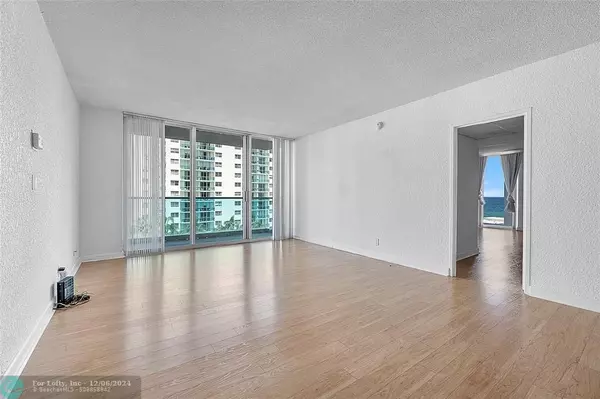 Hollywood, FL 33019,4001 S Ocean Dr  #6P