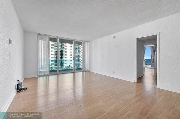 Hollywood, FL 33019,4001 S Ocean Dr  #6P