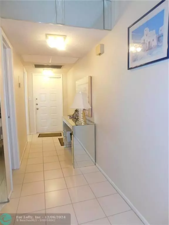 Pompano Beach, FL 33069,4000 Cypress Grove Way  #208