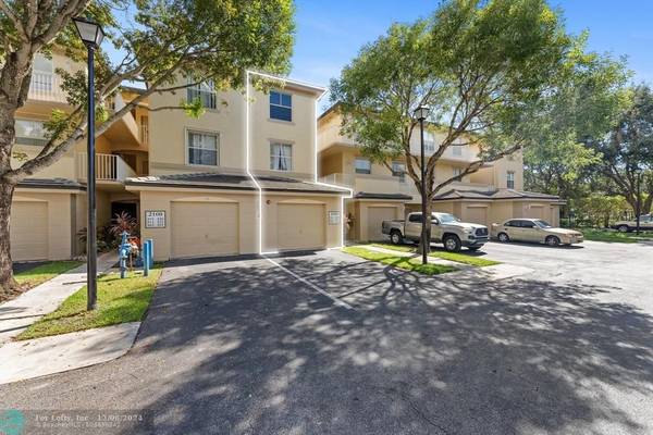 Wellington, FL 33414,2100 Greenview Shores Boulevard  #521