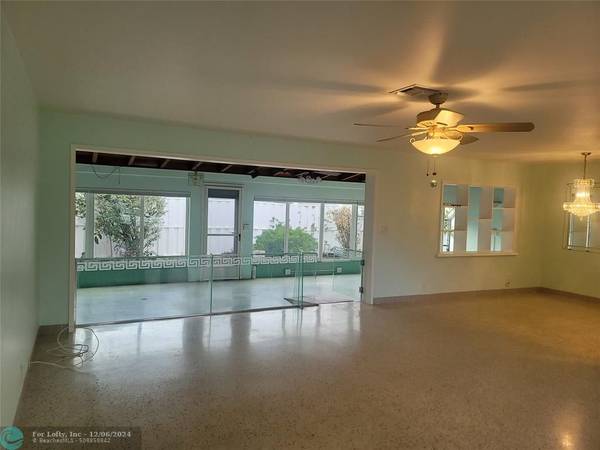 Lauderdale By The Sea, FL 33308,251 Hibiscus Ave