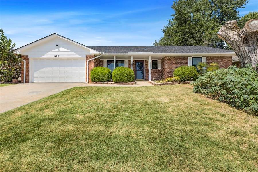 1609 Ballad Drive, Midwest City, OK 73130