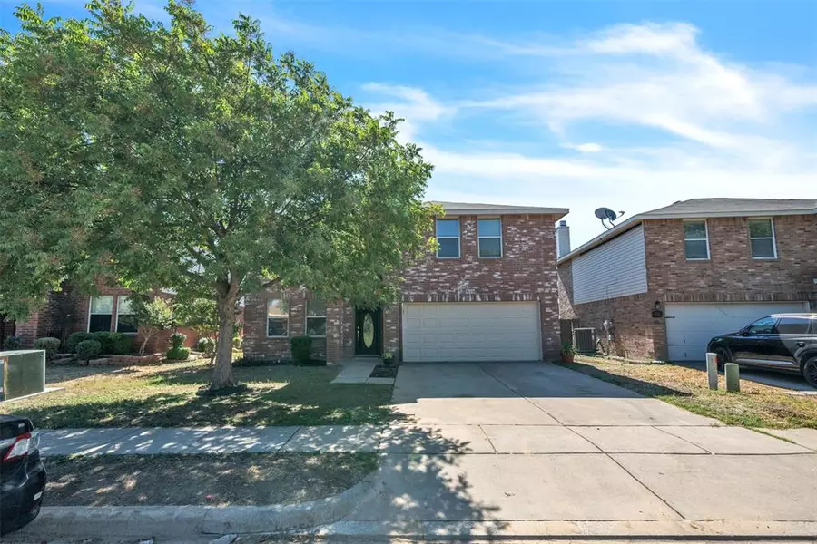 5140 Cliff Oaks Drive, Fort Worth, TX 76179