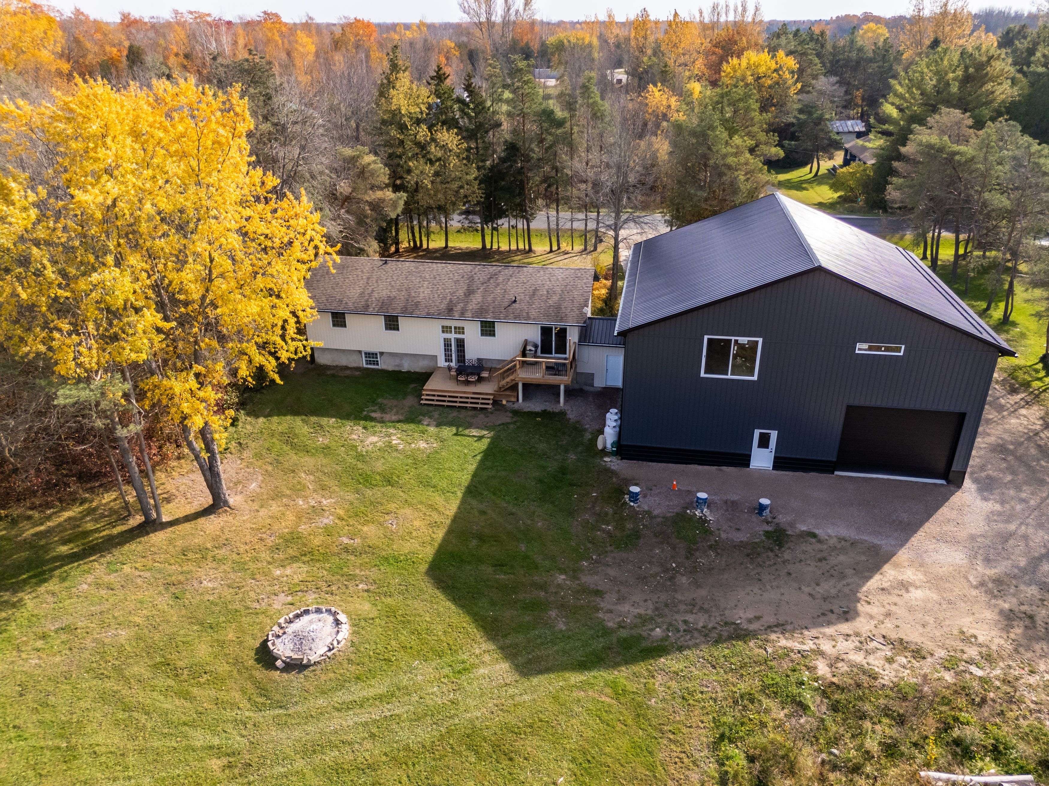 Northern Bruce Peninsula, ON N0H 1Z0,9 Maple DR