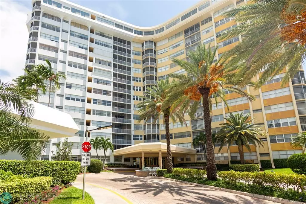 Hallandale Beach, FL 33009,100 Golden Isles Dr  #408