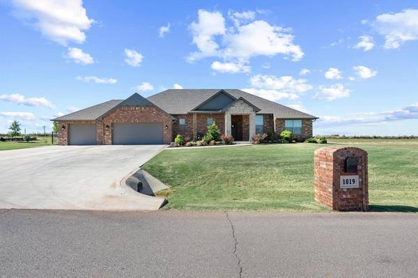 1019 Whispering Meadows Lane, Tuttle, OK 73089