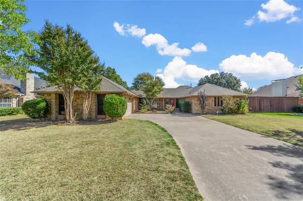 2941 Flamingo Circle, Southlake, TX 76092