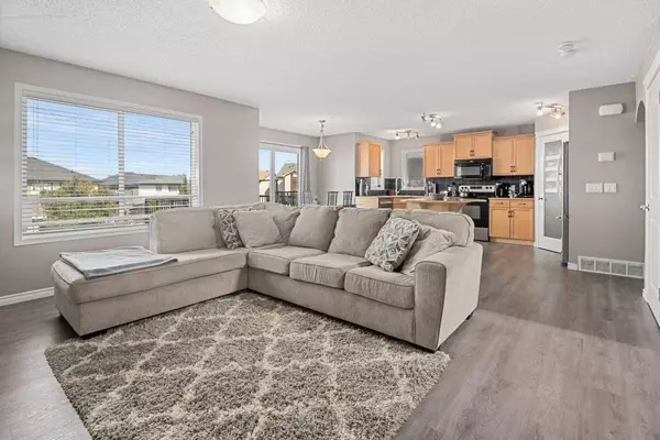 Airdrie, AB T4B 3N6,303 Sagewood LNDG SW