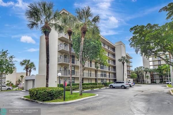 17 Royal Palm Way  #301, Boca Raton, FL 33432