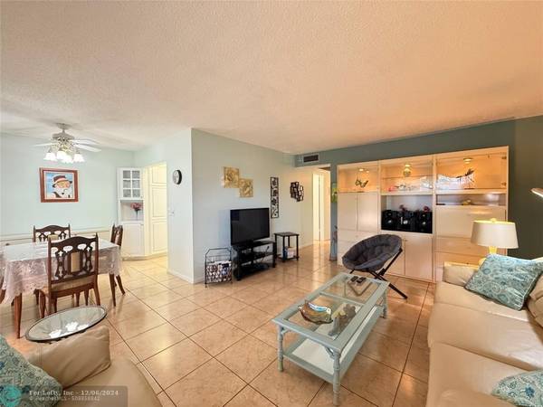 Deerfield Beach, FL 33442,15 Markham A  #15