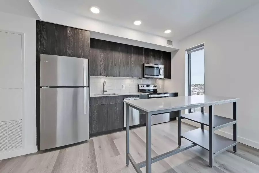 123 4 ST NE #1004, Calgary, AB T2E 8K3