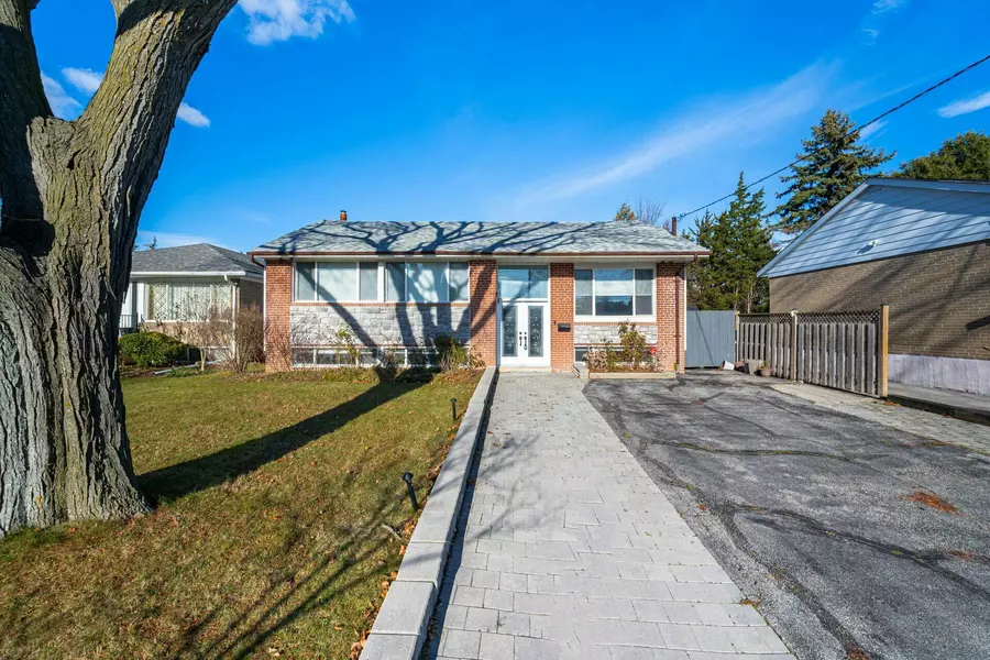 108 Lynedock CRES, Toronto C13, ON M3A 2B1