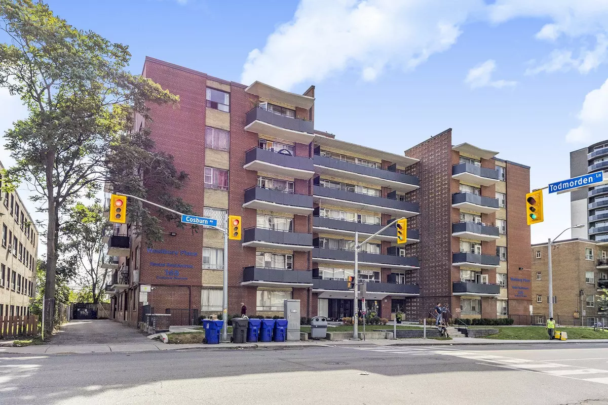 Toronto E03, ON M4J 2L3,165 Cosburn AVE #215