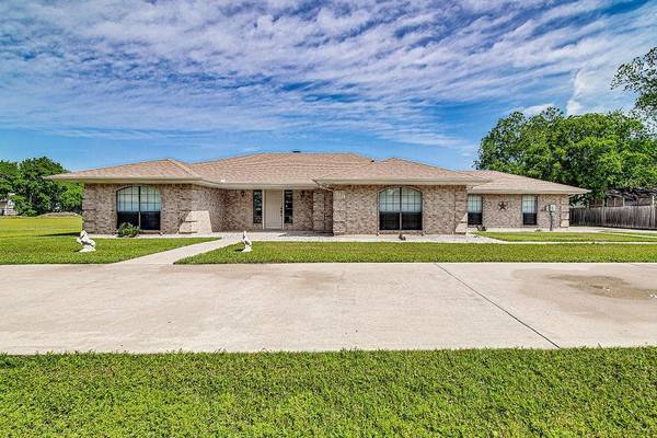 919 Oak Grove Road E,  Fort Worth,  TX 76028