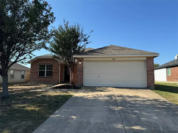 1029 Mckavett Drive, Burleson, TX 76028