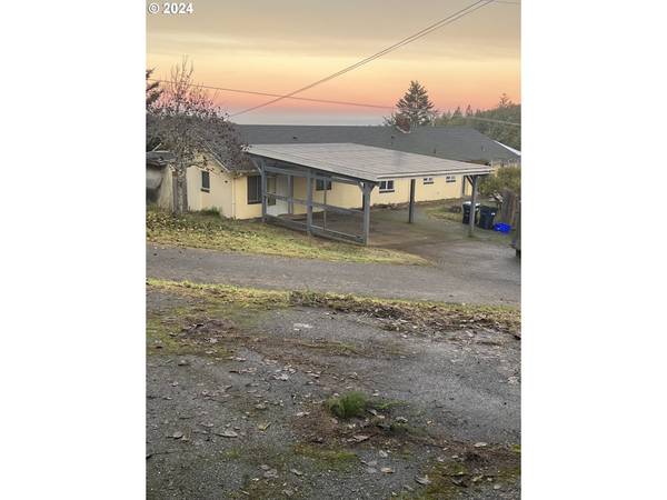 28314 EMERALD DR, Gold Beach, OR 97444