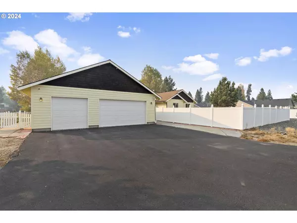 La Pine, OR 97739,16696 OAKRIDGE PL