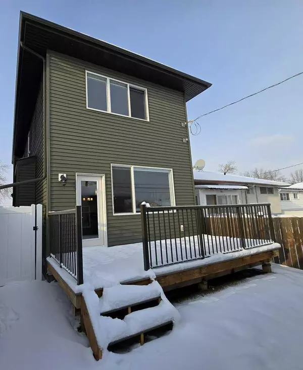 Edmonton, AB T5P 3B9,10923 159 ST Northwest #Upstairs