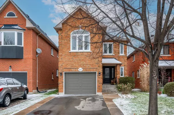 2077 Frontier DR, Oakville, ON L6M 3V5