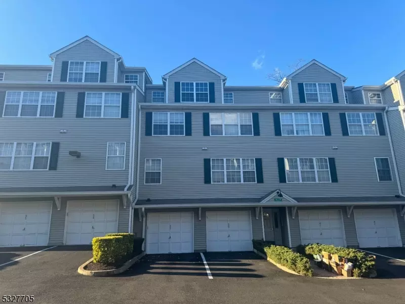 Morristown Town, NJ 07960,44 Ridgedale Ave #37