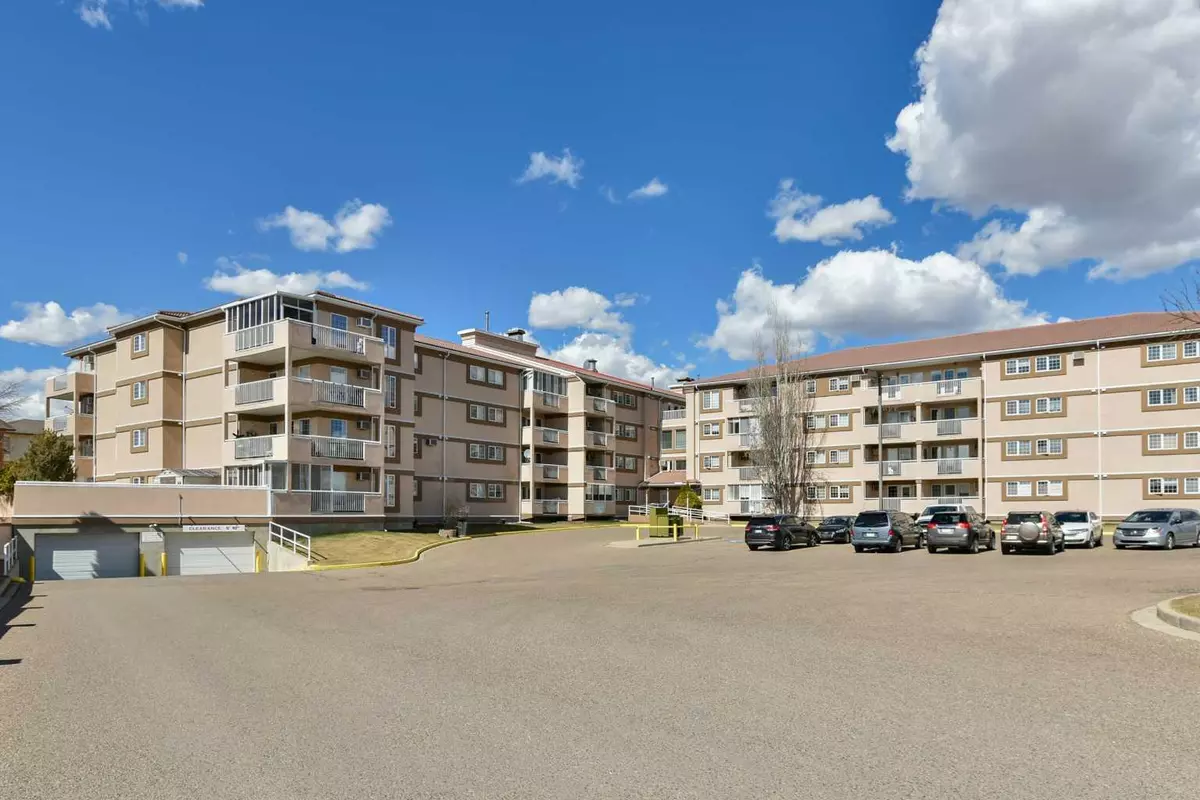 Medicine Hat, AB T1B4E8,22 Park Meadows DR SE #303