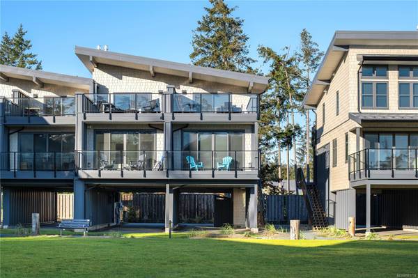 9022 Clarkson Ave #4, Black Creek, BC V9J 1B2