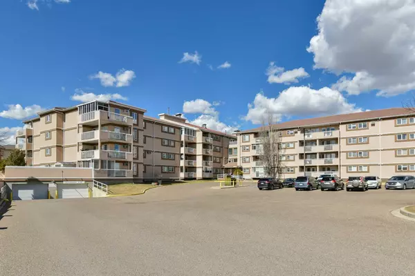 22 Park Meadows DR Southeast #303, Medicine Hat, AB T1B4E8