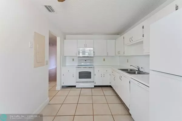 Lauderhill, FL 33319,3411 NW 75th Ter  #3411