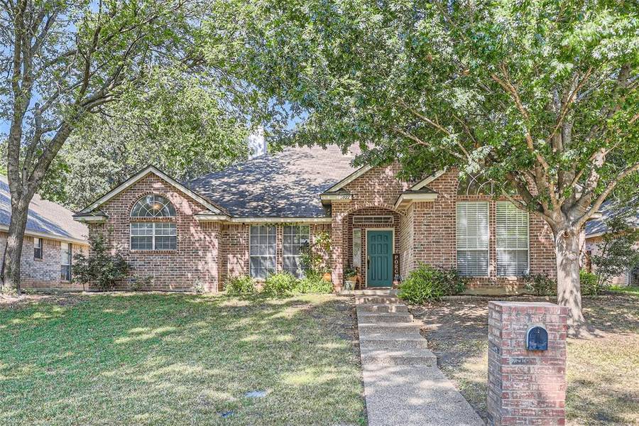 6022 Red Fern Drive, Arlington, TX 76001