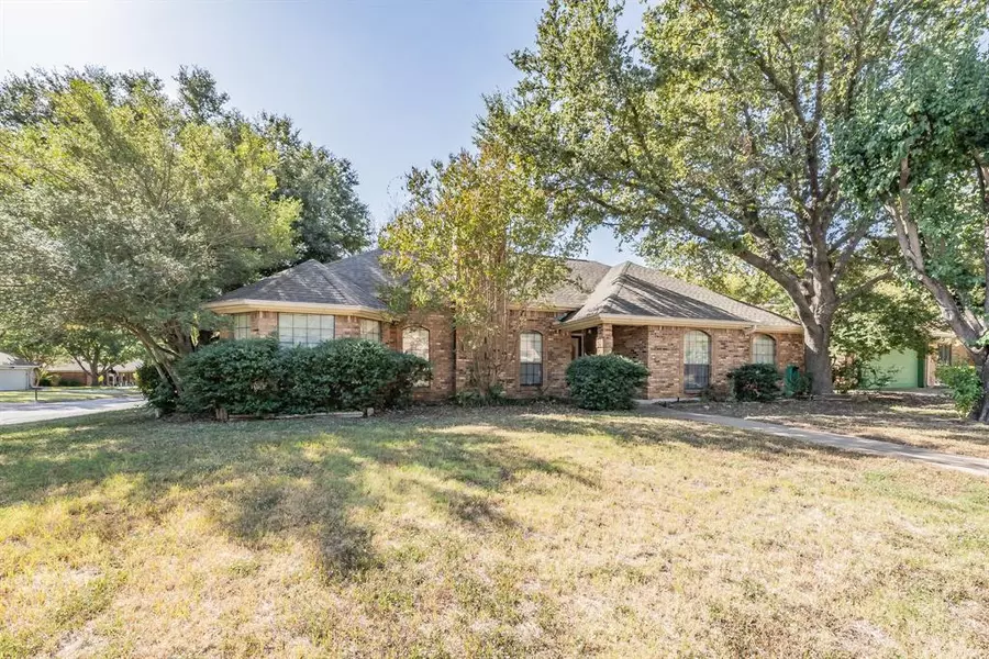 6844 Inwood Drive, North Richland Hills, TX 76182