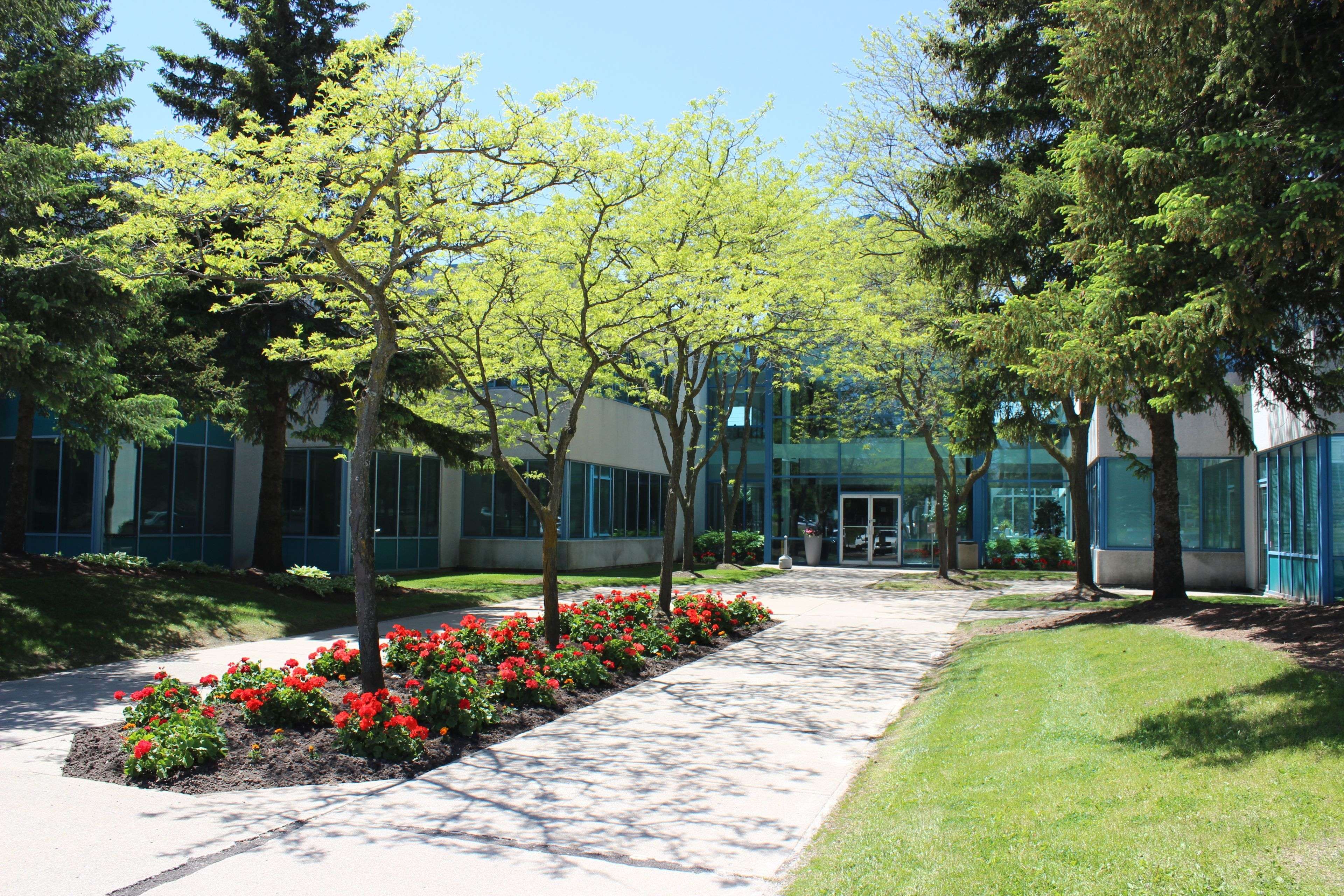 340 Ferrier ST #200, Markham, ON L3R 2Z5
