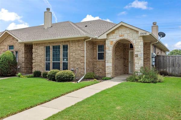 1906 Poinsettia Boulevard,  Denton,  TX 76208