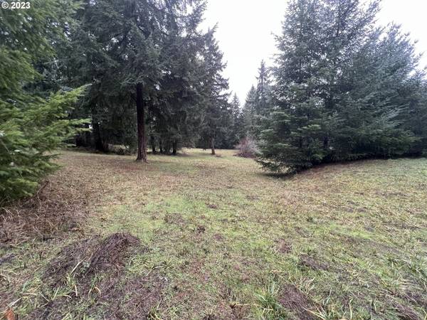 200 BOLTON HILL RD, Veneta, OR 97487