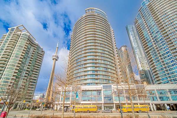 218 Queens Quay W #1002, Toronto C01, ON M5J 2Y6