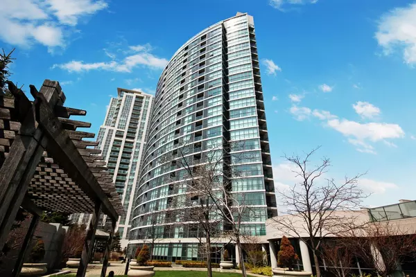 28 Harrison Garden BLVD #811, Toronto C14, ON M2N 7B5