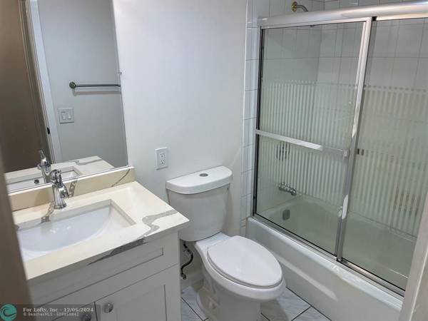 Deerfield Beach, FL 33441,1100 SE 4th Ave  #4