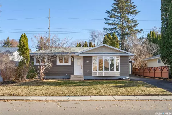 2607 Woodward AVENUE, Saskatoon, SK S7J 2N7