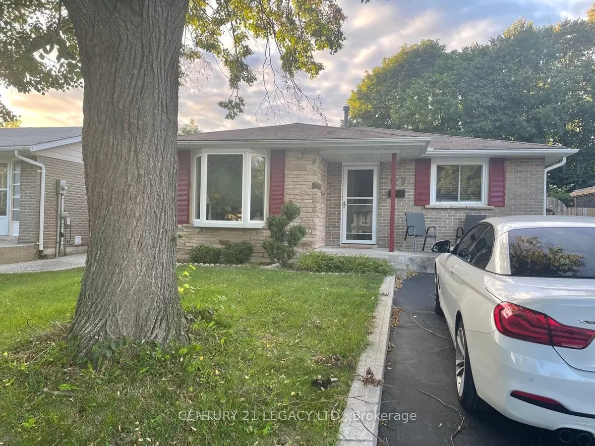 Oakville, ON L6H 1H5,129 Mccraney ST W