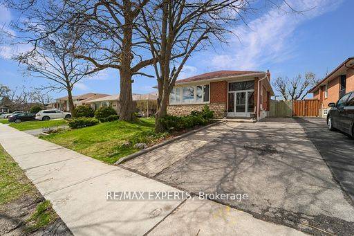 42 Shendale DR, Toronto W10, ON M9W 2B2