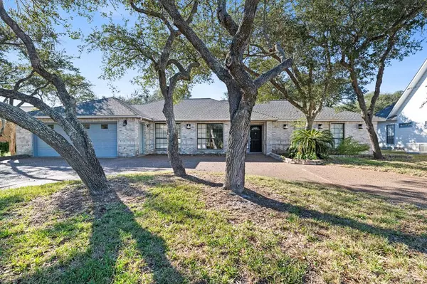 711 Waterwood, Rockport, TX 78382