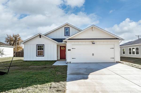 225 Faith Lane, Tioga, TX 76271