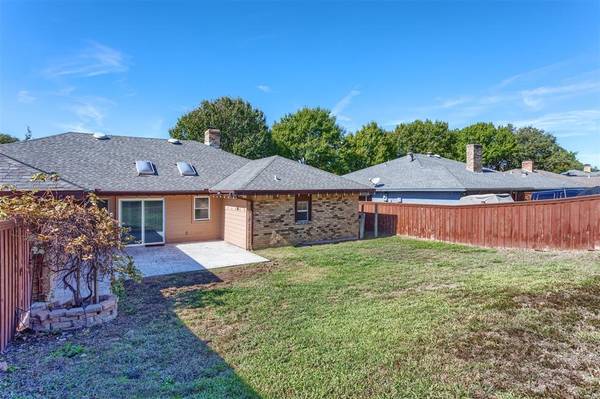 1319 Stonewood Drive, Carrollton, TX 75006