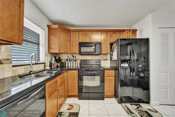 Sunrise, FL 33322,10303 Sunrise Lakes Blvd  #112