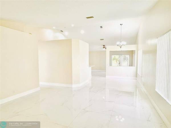 Weston, FL 33331,4379 Dogwood Cir