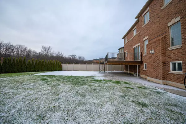 Oakville, ON L6H 0T5,3343 Meadow Marsh CRES