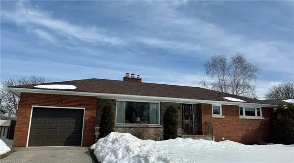 Frontenac, ON K7M 2V7,81 HOLLAND CRES