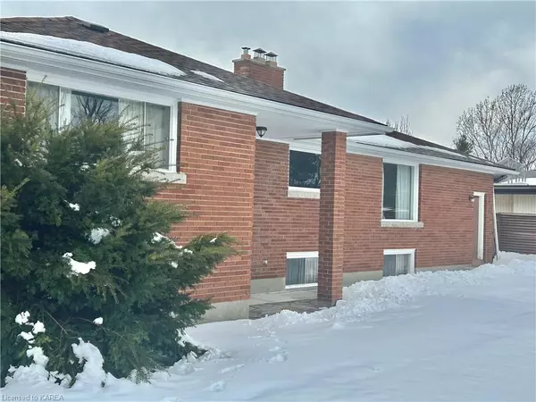 Frontenac, ON K7M 2V7,81 HOLLAND CRES