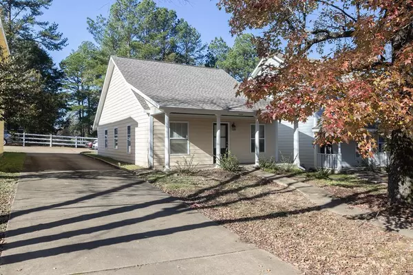 Oxford, MS 38655,135 Countryview Lane