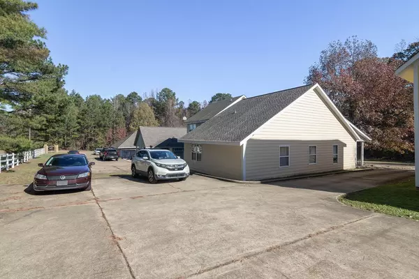 Oxford, MS 38655,135 Countryview Lane