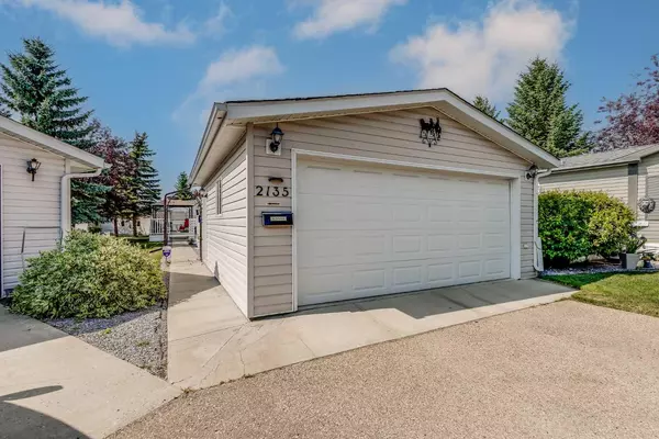 Red Deer, AB T4R 2Z8,2135 Danielle DR